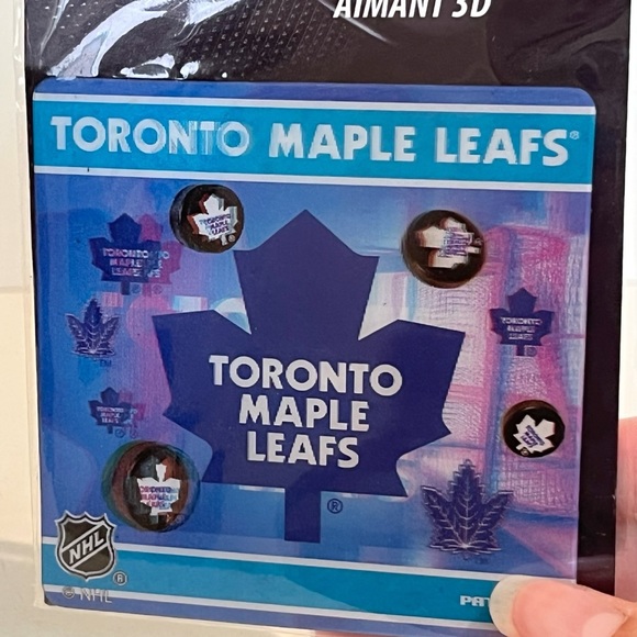NHL Toronto Maple Leafs Hockey 3D Lenticular Magnets Set of 4 Pucks Blue White - Picture 6 of 6